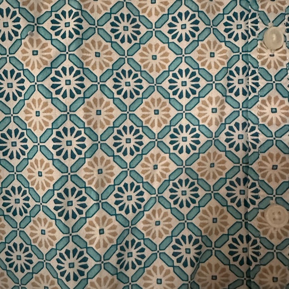 RW&CO Blue medallion print men’s dress shirt - Picture 2 of 3